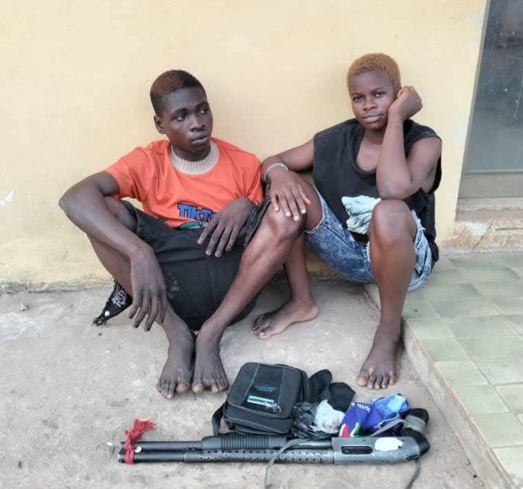 Anambra Police Arrest 2 Suspects, Recover Gun