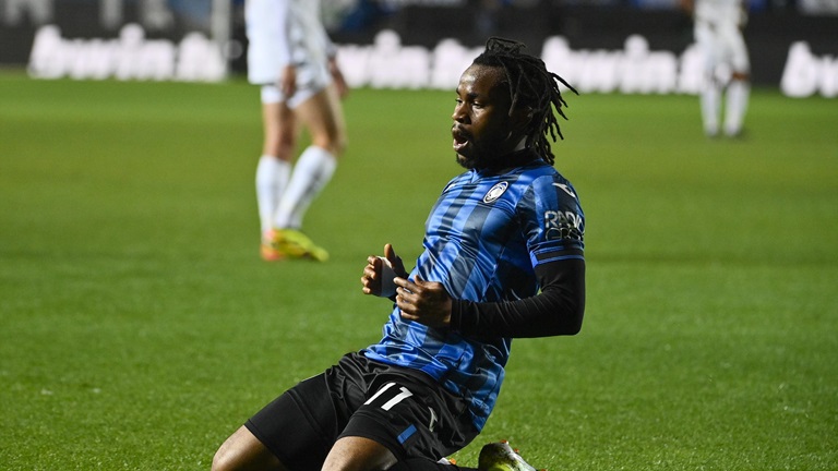 Lookman suffers knee injury ahead of Barcalona clash