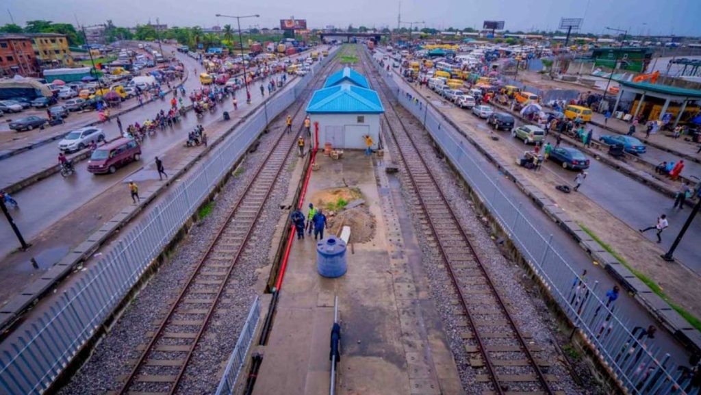 Tackling gridlock with intra-city train services