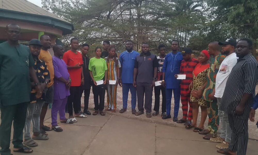 Ikwo Senior Comrade Forum Awards Scholarship To 7 Students 
