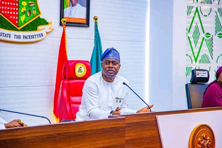 Makinde Fulfills Promise, Pays 13th-Month Salary to Workers