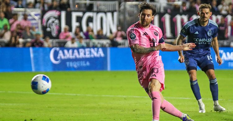 Messi on target as Miami reach CONCACAF Champions Cup last 16