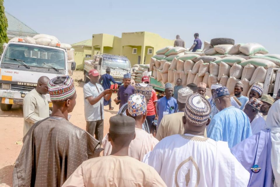Ramadan: Senator Yari distributes food items in Zamfara