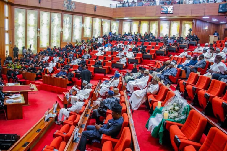 New regulation to require bloggers establish offices, Join national associations