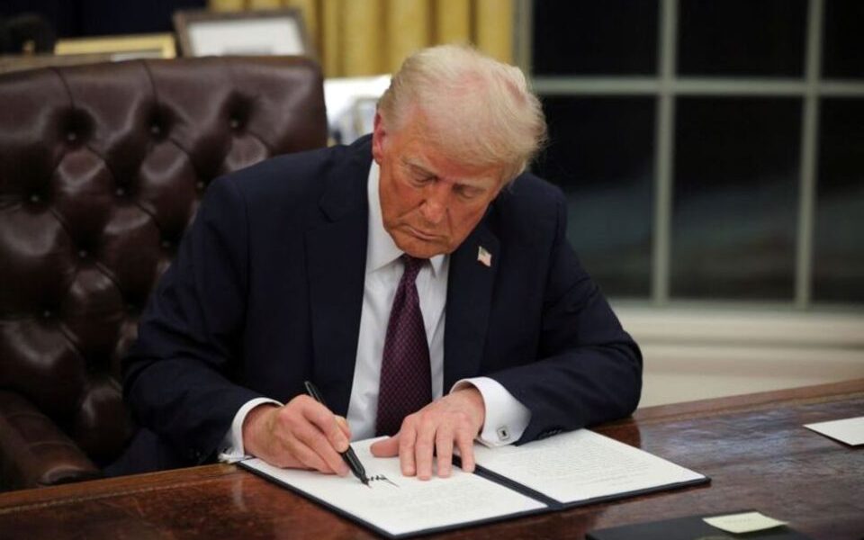 Trump moves to revoke legal status of over 500,000 migrants